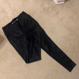 Faux leather leggings- black